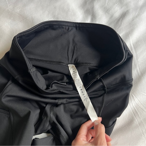 Lululemon Wunder Train leggings with pockets - Picture 4 of 5